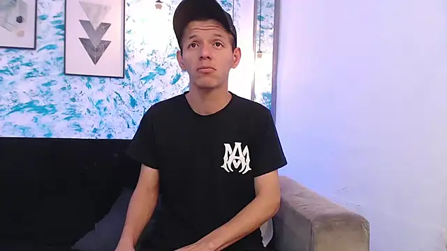 Snapshot of Marcus_and_Tony chatting on October 15, 2025, 1:04 am Marcus and Tony online show from October 15, 2025, 1:04 am