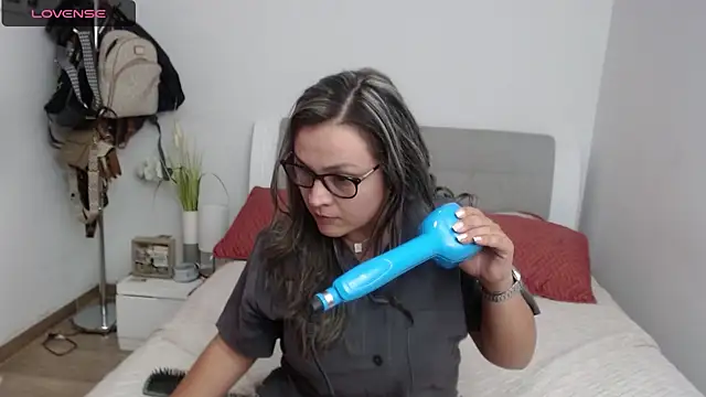 sophie lopez1 online show from December 8, 2024, 1:19 am