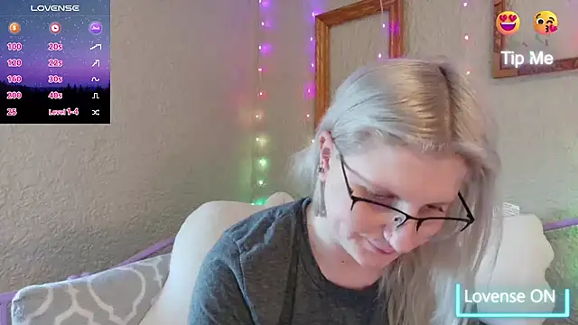 Snapshot of samanthamalichite chatting on February 6, 2026, 1:51 pm samanthamalichite online show from February 6, 2026, 1:51 pm