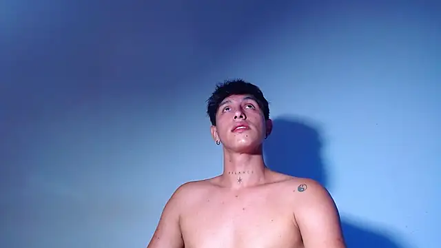 Snapshot of rowanbigboy23 chatting on April 13, 2026, 11:42 pm rowanbigboy23 online show from April 13, 2026, 11:42 pm