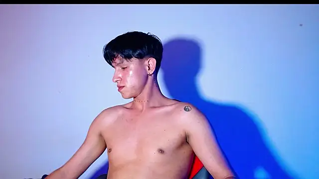 Snapshot of rowanbigboy23 chatting on December 2, 2025, 8:21 pm rowanbigboy23 online show from December 2, 2025, 8:21 pm