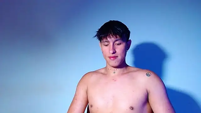 Snapshot of rowanbigboy23 chatting on April 1, 2026, 12:24 am rowanbigboy23 online show from April 1, 2026, 12:24 am