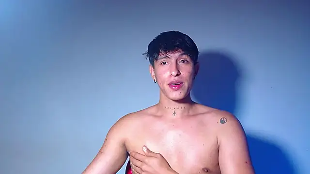 Snapshot of rowanbigboy23 chatting on April 16, 2026, 7:31 am rowanbigboy23 online show from April 16, 2026, 7:31 am