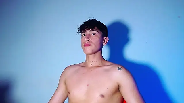 Snapshot of rowanbigboy23 chatting on February 4, 2026, 1:11 am rowanbigboy23 online show from February 4, 2026, 1:11 am