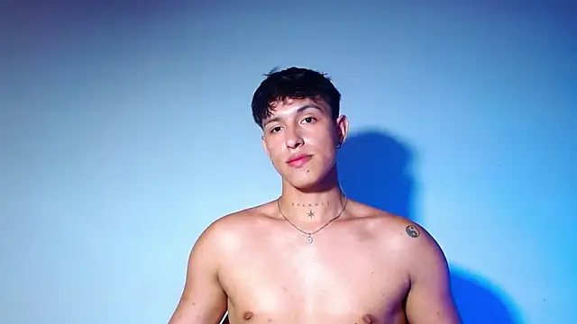 Snapshot of rowanbigboy23 chatting on March 18, 2026, 12:03 am rowanbigboy23 online show from March 18, 2026, 12:03 am