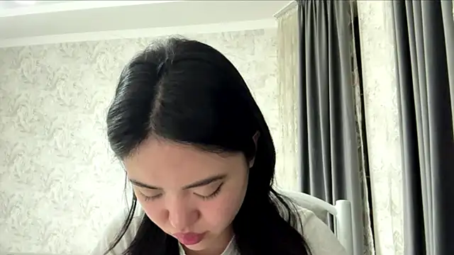 Snapshot of MIMIMary chatting on October 17, 2025, 1:24 pm MIMIMary online show from October 17, 2025, 1:24 pm