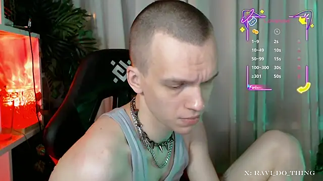 Snapshot of frozen_boy chatting on November 18, 2025, 5:16 pm frozen boy online show from November 18, 2025, 5:16 pm