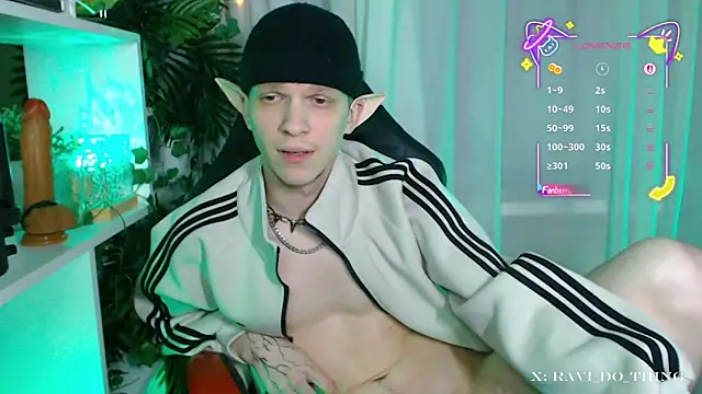 Snapshot of frozen_boy chatting on December 16, 2025, 5:17 pm frozen boy online show from December 16, 2025, 5:17 pm