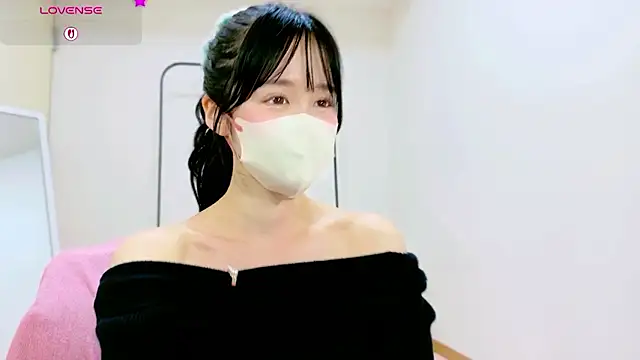 Snapshot of Anne_Anne_chan chatting on November 24, 2025, 11:32 am Anne Anne chan online show from November 24, 2025, 11:32 am