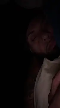 Snapshot of Lunablu13 chatting on December 15, 2025, 4:40 am Lunablu13 online show from December 15, 2025, 4:40 am