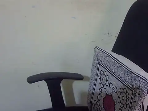 Aanya Hazel online show from November 3, 2025, 4:10 pm