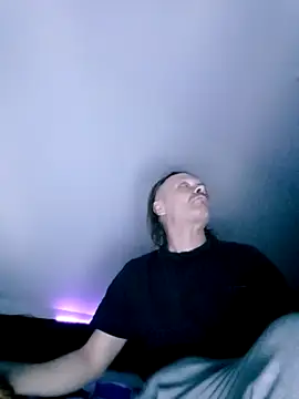 Kuba Gd online show from April 12, 2026, 10:46 pm