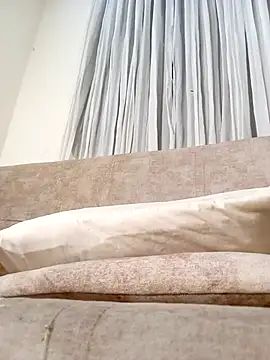 Snapshot of Marian_Zeller chatting on November 26, 2025, 9:20 am Marian Zeller online show from November 26, 2025, 9:20 am