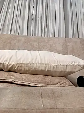 Snapshot of Marian_Zeller chatting on November 2, 2025, 4:28 am Marian Zeller online show from November 2, 2025, 4:28 am