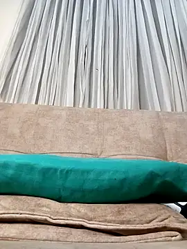 Snapshot of Marian_Zeller chatting on October 27, 2025, 9:21 am Marian Zeller online show from October 27, 2025, 9:21 am