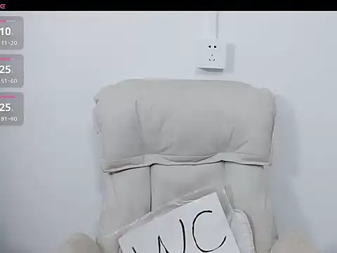 Zhenlihoney10 online show from September 25, 2025, 2:12 pm