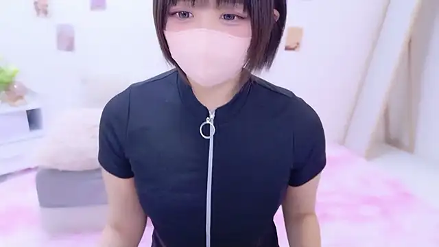 Hinata Sun online show from December 15, 2025, 3:18 pm