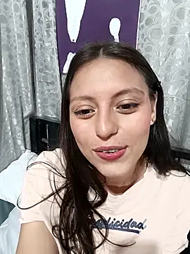 Snapshot of Lahila_ chatting on April 5, 2026, 9:32 pm Lahila online show from April 5, 2026, 9:32 pm