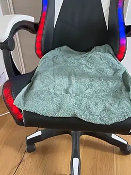 bananasex204 online show from March 13, 2026, 3:06 pm