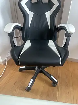 bananasex204 online show from March 29, 2026, 7:54 am