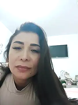 mia mancinii online show from November 10, 2025, 10:48 pm