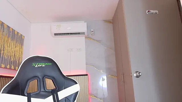 Laly Cherry  online show from December 5, 2025, 12:15 pm