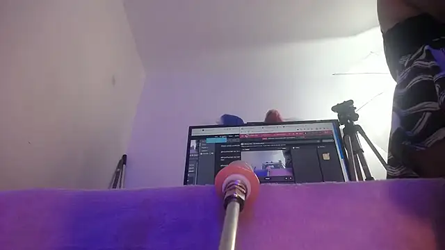 Missy Aprill online show from December 1, 2025, 12:06 pm