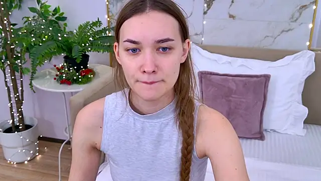 Snapshot of AmadaReine chatting on January 8, 2026, 4:02 pm AmadaReine online show from January 8, 2026, 4:02 pm