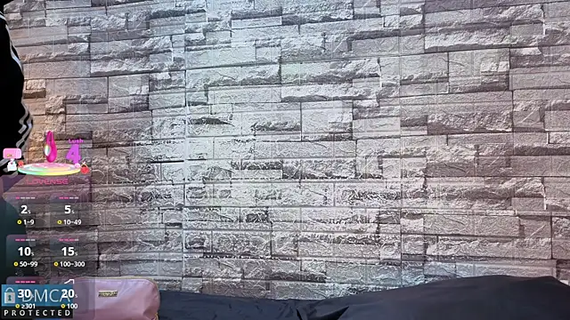 Kiara Zahiri   online show from November 26, 2025, 11:43 am