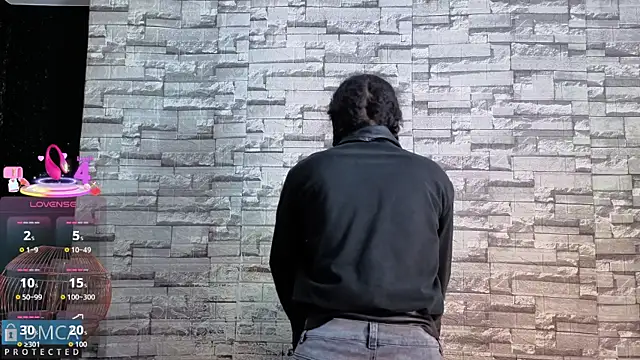 Kiara Zahiri   online show from December 16, 2025, 10:52 am