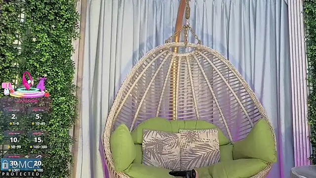 Kiara Zahiri   online show from November 4, 2025, 11:03 am