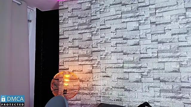 Kiara Zahiri   online show from December 5, 2025, 10:58 am