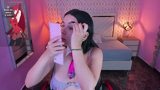 CHRISTY TEIGEN4 online show from September 12, 2025, 7:24 pm