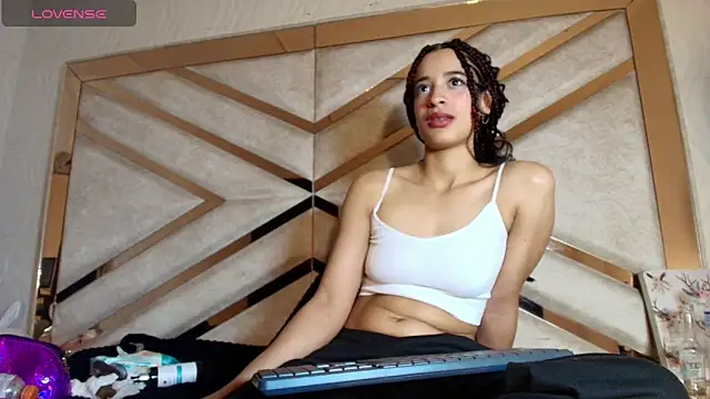 Snapshot of Alisha_Evans_Rs chatting on March 15, 2026, 9:05 am Alisha Evans Rs online show from March 15, 2026, 9:05 am