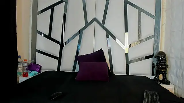 Snapshot of Alisha_Evans_Rs chatting on December 1, 2025, 3:46 pm Alisha Evans Rs online show from December 1, 2025, 3:46 pm