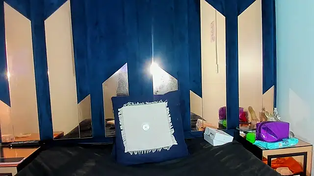 Snapshot of Alisha_Evans_Rs chatting on November 13, 2025, 3:49 pm Alisha Evans Rs online show from November 13, 2025, 3:49 pm