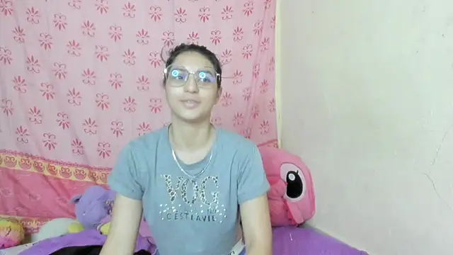 Snapshot of EclipseandFlame chatting on November 28, 2025, 2:06 pm EclipseandFlame online show from November 28, 2025, 2:06 pm