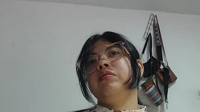 Lizaa cowen15 online show from December 4, 2025, 6:51 pm