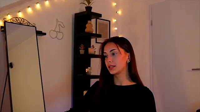 Naomii20   online show from December 3, 2025, 5:56 pm