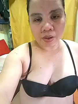 hotlyn45 online show from October 30, 2025, 1:26 am