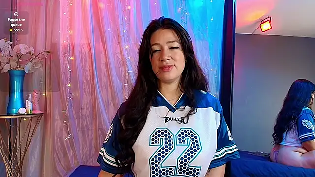 Snapshot of Shalyn_Lux chatting on November 4, 2025, 3:21 am Shalyn Lux online show from November 4, 2025, 3:21 am