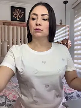 Snapshot of Amelia_laurent chatting on October 15, 2025, 8:17 pm Amelia laurent online show from October 15, 2025, 8:17 pm