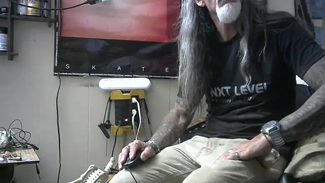 crassanova online show from May 4, 2026, 2:48 am