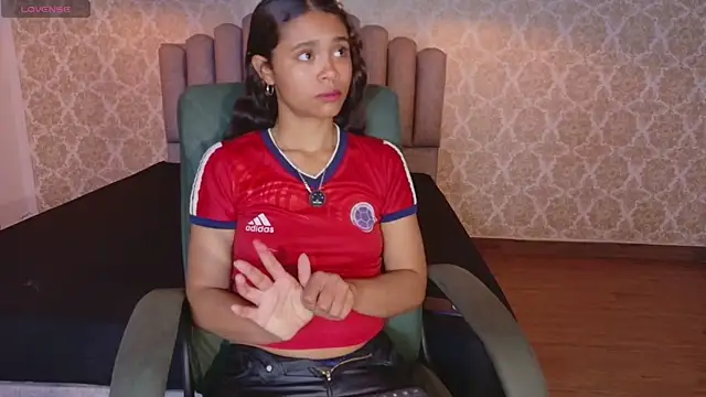 Snapshot of Kristall_06 chatting on November 11, 2025, 2:50 am Kristall 06 online show from November 11, 2025, 2:50 am