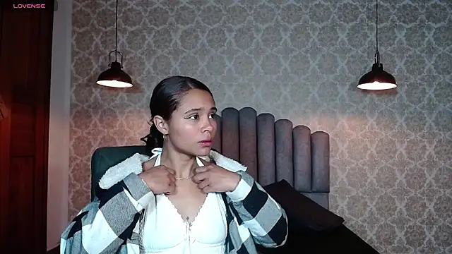 Snapshot of Kristall_06 chatting on September 29, 2025, 2:40 am Kristall 06 online show from September 29, 2025, 2:40 am