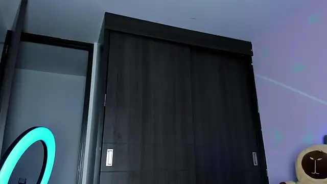 Snapshot of Zoe_foxyy chatting on September 21, 2025, 11:10 pm Zoe foxyy online show from September 21, 2025, 11:10 pm