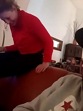 Snapshot of Marizoka chatting on October 8, 2025, 4:40 pm Marizoka online show from October 8, 2025, 4:40 pm