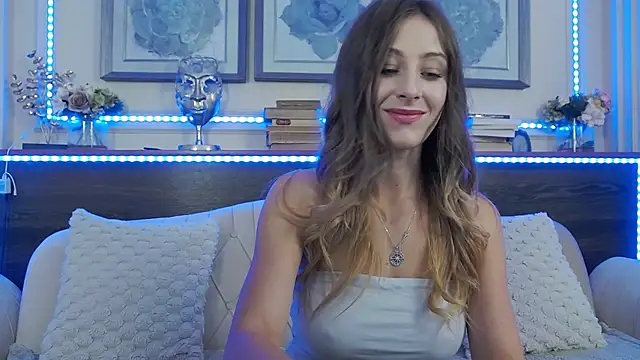 Snapshot of MuseDollX chatting on October 4, 2025, 6:42 pm MuseDollX online show from October 4, 2025, 6:42 pm