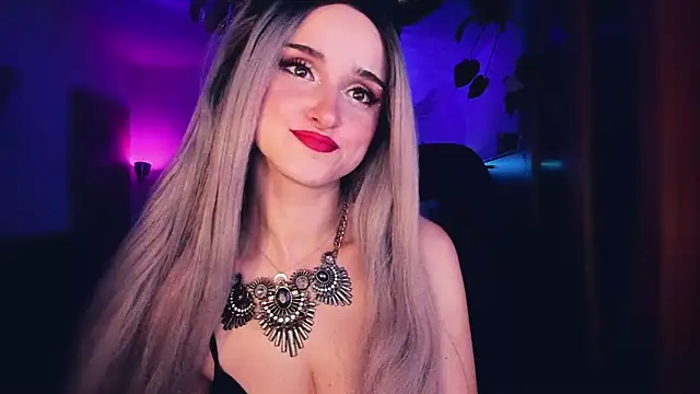 Snapshot of MistressJolie chatting on November 15, 2025, 4:11 pm MistressJolie online show from November 15, 2025, 4:11 pm