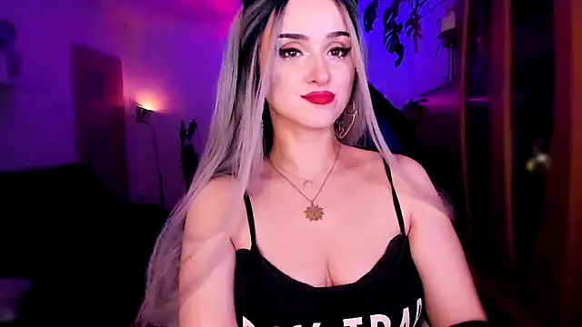 Snapshot of MistressJolie chatting on December 22, 2024, 3:33 pm MistressJolie online show from December 22, 2024, 3:33 pm